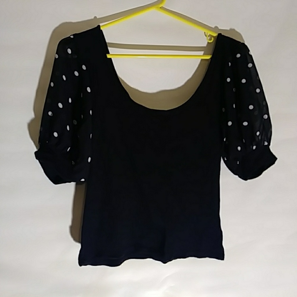 Black Puffy Sleeve Crop Top